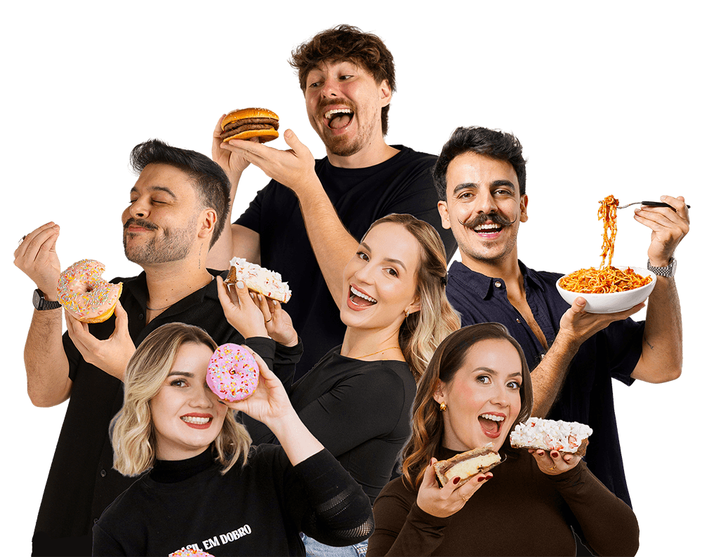 Pessoas felizes com pratos